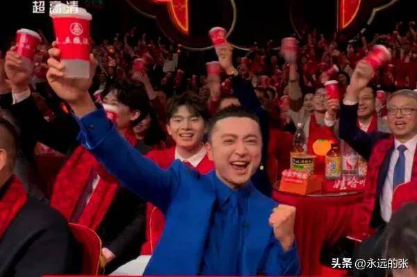 演的魔术《画蛇添福》从以下几方面来看待AG真人中国对于刘谦在2025年春晚表(图2)